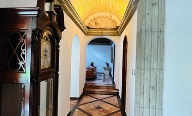EN VENTA LUJOSA CASA EN PRIVADA DE LEÑEROS CON VIGILANCIA, COL. VISTA HERMOSA, CUERNAVACA MOR.