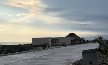 TERRENOS CON FRENTE DE PLAYA EN PLAYA COLORADA, PTO. ESC.OAX.