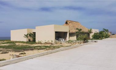 TERRENOS CON FRENTE DE PLAYA EN PLAYA COLORADA, PTO. ESC.OAX.