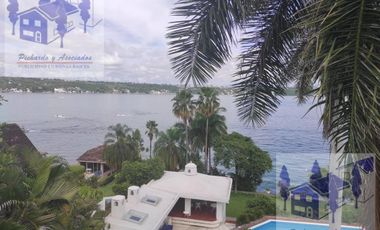 Casa en Venta en Tequesquitengo Morelos Estilo Arabe Mediterraneo a orilla del lago