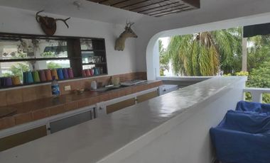 Casa en Venta en Tequesquitengo Morelos Estilo Arabe Mediterraneo a orilla del lago