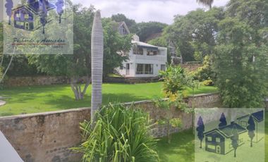 Casa en Venta en Tequesquitengo Morelos Estilo Arabe Mediterraneo a orilla del lago