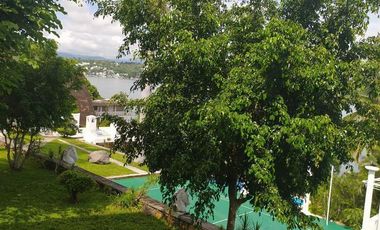 Casa en Venta en Tequesquitengo Morelos Estilo Arabe Mediterraneo a orilla del lago