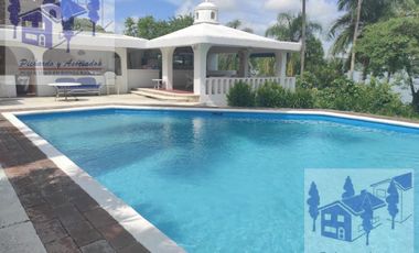 Casa en Venta en Tequesquitengo Morelos Estilo Arabe Mediterraneo a orilla del lago