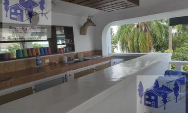 Casa en Venta en Tequesquitengo Morelos Estilo Arabe Mediterraneo a orilla del lago
