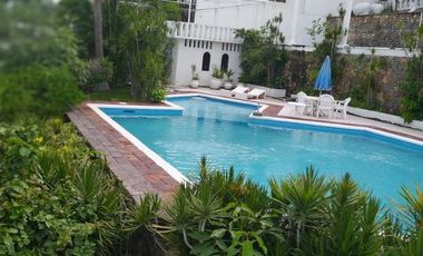 Casa en Venta en Tequesquitengo Morelos Estilo Arabe Mediterraneo a orilla del lago