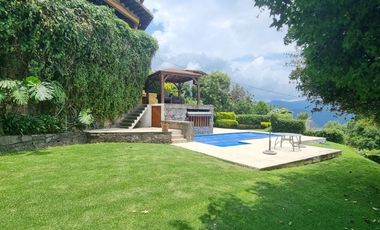 MAGNIFICA CASA EN VENTA, ESTILO VALLESANA