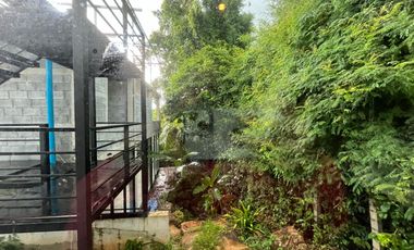 A 2- story house for sale with beautiful mountain view in a peaceful neighborhood