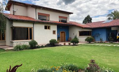 Casa en Venta en la Urb. Auqui Chico, en el mejor sector de Cumbayá, Quito, Ecuador