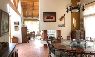 Casa en Venta en la Urb. Auqui Chico, en el mejor sector de Cumbayá, Quito, Ecuador