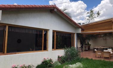 Casa en Venta en la Urb. Auqui Chico, en el mejor sector de Cumbayá, Quito, Ecuador