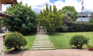 Casa en Venta en la Urb. Auqui Chico, en el mejor sector de Cumbayá, Quito, Ecuador
