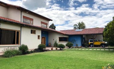 Casa en Venta en la Urb. Auqui Chico, en el mejor sector de Cumbayá, Quito, Ecuador