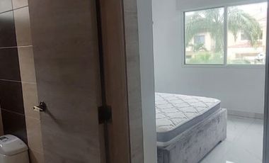 Samborondon, Renta de Hermosa Casa 4 Dorm. con Piscina y Jacuzzi Amoblada