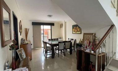 SE VENDE CASA DE 4 HABITACIONES Y PISCINA