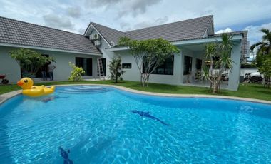 Urgent sale, special price, beautiful pool villa house, good atmosphere, location Ang Map Prachan, Pattaya.