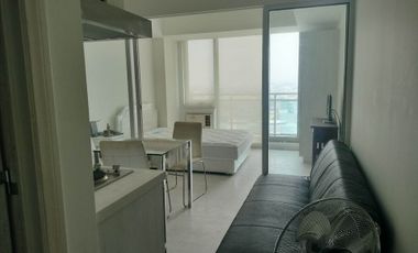 1 bedroom condo with parking in Azure Urban resort residences, Paranaque City