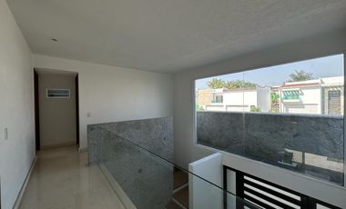 CASA EN RENTA EN FRACCIONAMIENTO LOMAS DE COCOYOC MORELOS