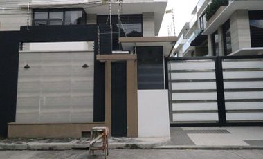 House and Lot for Sale in New Manila w/ 5 bedrooms and 3 car Garage PH2124