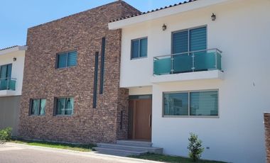 En Venta Casa en Condominio en Residencial Las Plazas, Aguascalientes, México