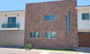 En Venta Casa en Condominio en Residencial Las Plazas, Aguascalientes, México