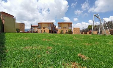 VENDO CASA  EN CONDOMINIO CAJICA