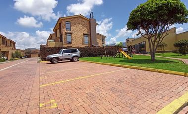 VENDO CASA  EN CONDOMINIO CAJICA