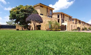 VENDO CASA  EN CONDOMINIO CAJICA