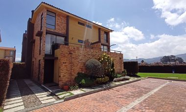 VENDO CASA  EN CONDOMINIO CAJICA