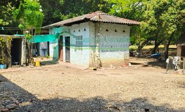 VENDEMOS HERMOSA FINCA TOTALMENTE PLANA, A 10 MINUTOS DE LA CIUDAD DE GIRARDOT