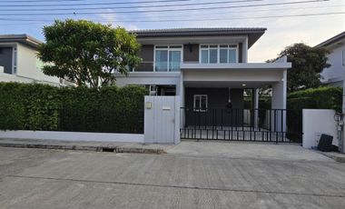 Beautiful House for rent at Mantana (2) Bangna Km7 85,000 Baht/month (fully furnished)