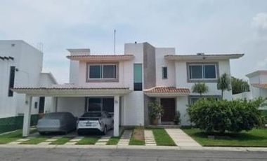 Casa en el Fraccionamiento Lomas de Cocoyoc, Municipio de Atlatlahucan, Morelos.