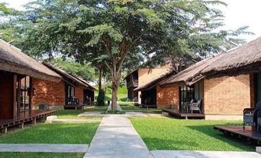 BEAUTIFUL LUXURY 43 ROOM RIVERSIDE RESORT JUST 10 MINUTES FROM DOWNTOWN KANCHANABURI!!!