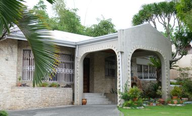 760 sq.m. charming bungalow house with a lovely, big garden-Banawa, Cebu City