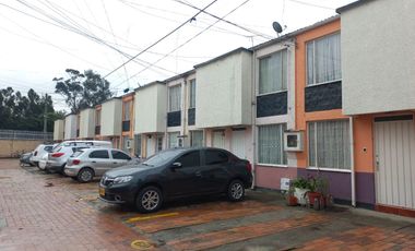VENTA CASA  CON EXCELENTE UBICACION BARRIO TIMIZA ,KENNEDY .BOGOTA COLOMBIA
