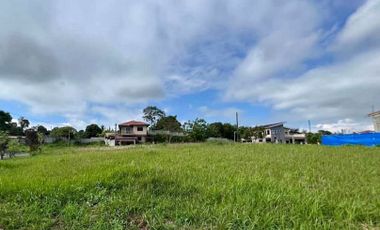 FOR SALE! 401 sqm Corner Residential Lot at Tagaytay Heights