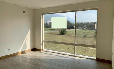 CASA DE TRES PLANTAS EN VENTA EN LADERAS ABEDUL (EL URO)