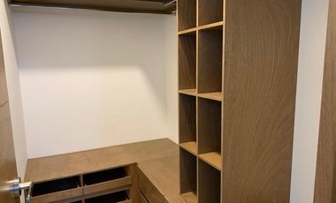CASA DE TRES PLANTAS EN VENTA EN LADERAS ABEDUL (EL URO)