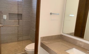 CASA DE TRES PLANTAS EN VENTA EN LADERAS ABEDUL (EL URO)