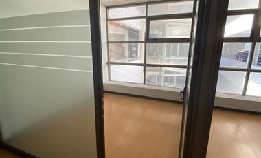 SE VENDE OFICINA EN VIÑA DEL MAR ESTACION MIRAMAR 2 PRIVADOS RECEPCION SALA DE ESPERA UF 2.190