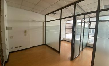 SE VENDE OFICINA EN VIÑA DEL MAR ESTACION MIRAMAR 2 PRIVADOS RECEPCION SALA DE ESPERA UF 2.190