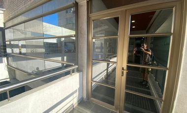 SE VENDE OFICINA EN VIÑA DEL MAR ESTACION MIRAMAR 2 PRIVADOS RECEPCION SALA DE ESPERA UF 2.190