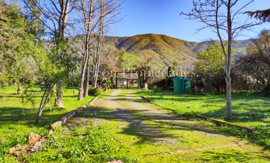 🏡Se vende hermosa y gran parcela con casa en Cuyuncavi, Curacaví.🏡