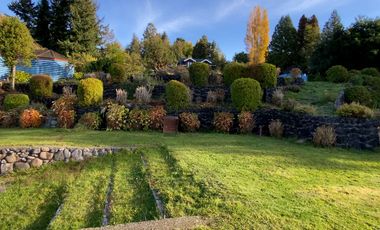 Parcela con casa en venta con orilla del Lago Villarrica