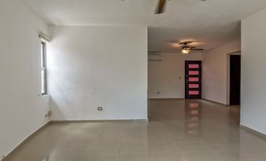 EN VENTA EDIFICIO DE 3 NIVELES QUE CONSTAN DE 3 DEPARTAMENTOS DE 2 RECAMARAS EN LA SM 50