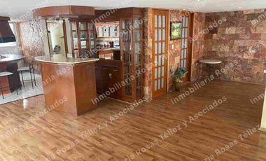 Casa en Renta o Venta semi-amueblada con alberca en fraccionamiento La Calera