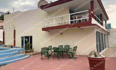 Casa en Renta o Venta semi-amueblada con alberca en fraccionamiento La Calera