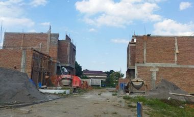 Rumah Royal Lotus Townhouse, Dekat Jogja Bay, Dapatkan Sekarang