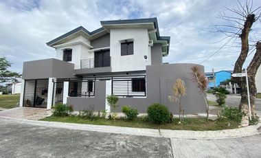 TWO STOREY HOUSE WITH 3 BEDROOMS AND A PRIVATE POOL FOR RENT FOR AS LOW AS Php 55,000.00 MONTHLY