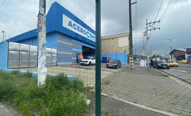 Se alquila Galpón en Av principal de Durán